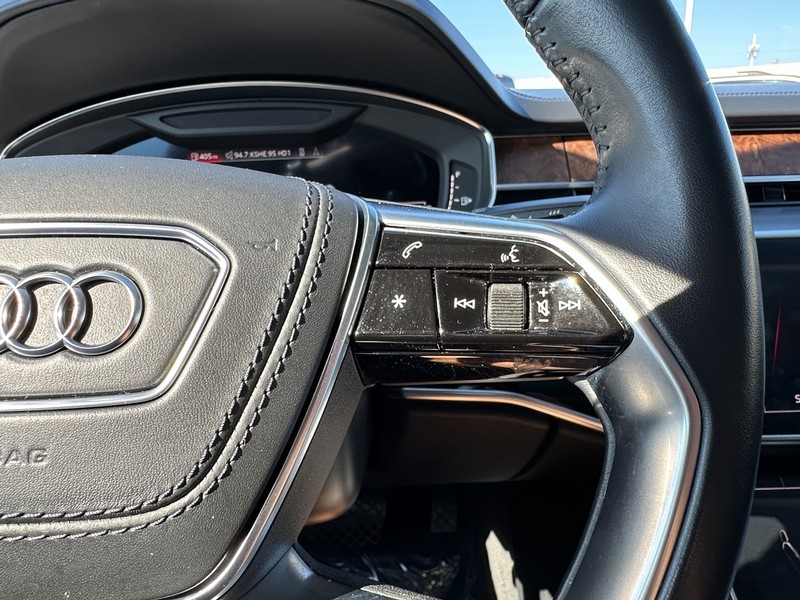 Audi A8 Vehicle Full-screen Gallery Image 25