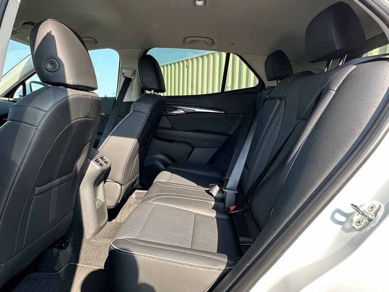 Buick Envision Vehicle Full-screen Gallery Image 10