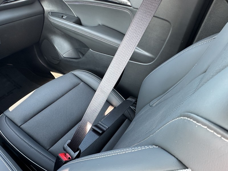 Buick Envision Vehicle Full-screen Gallery Image 16