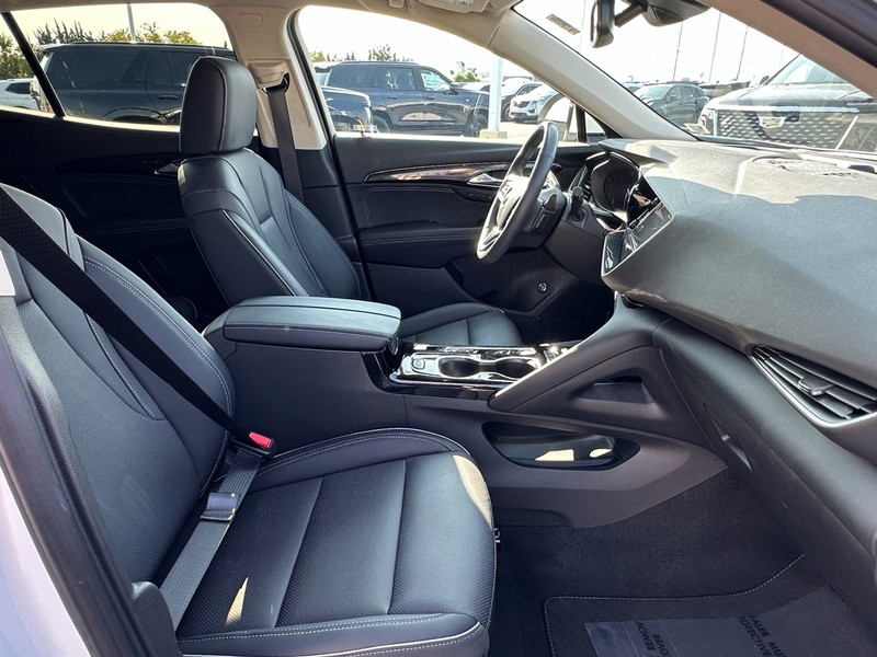 Buick Envision Vehicle Full-screen Gallery Image 17