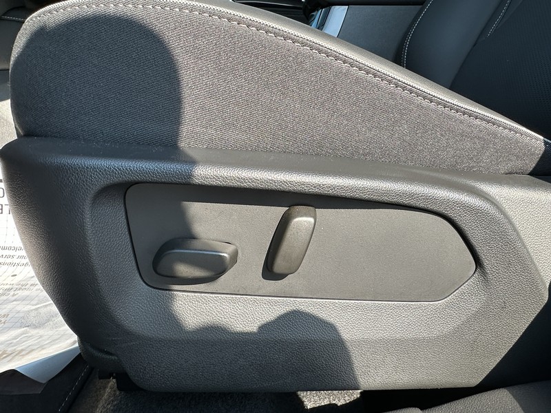 Buick Envision Vehicle Full-screen Gallery Image 19