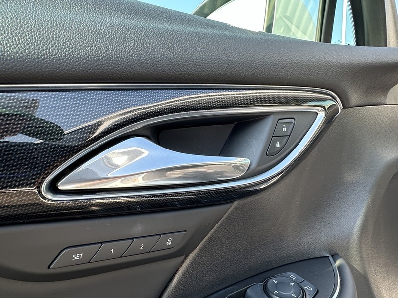 Buick Envision Vehicle Full-screen Gallery Image 20