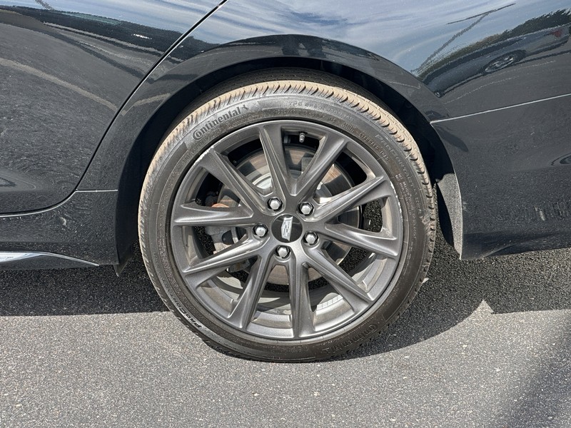 Cadillac CT4 Vehicle Full-screen Gallery Image 09