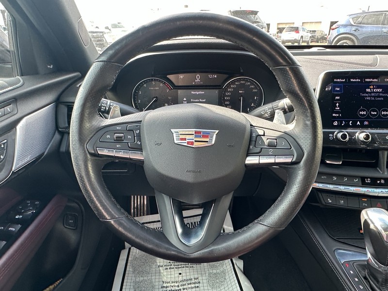 Cadillac CT4 Vehicle Full-screen Gallery Image 13