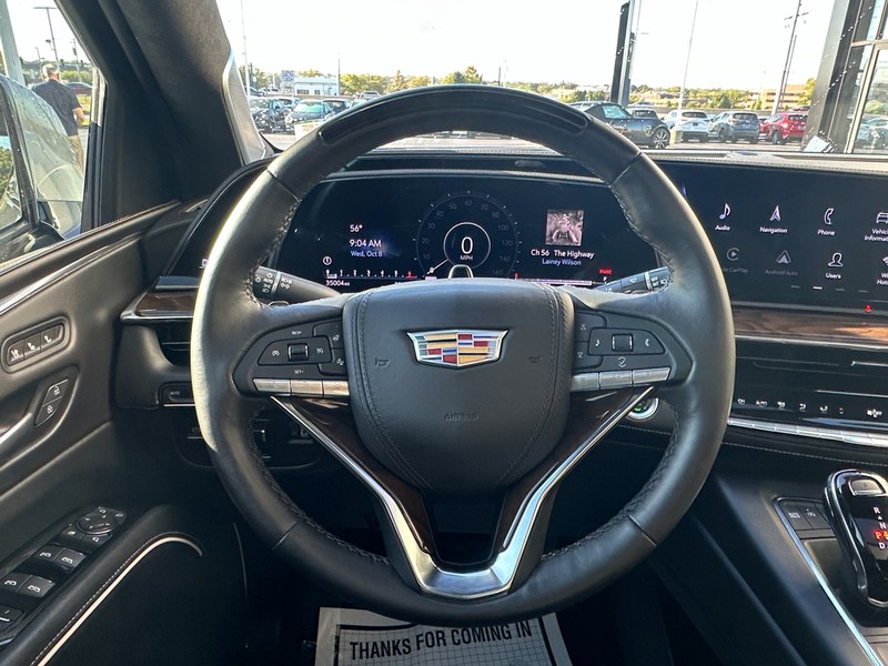 Cadillac Escalade ESV Vehicle Full-screen Gallery Image 10