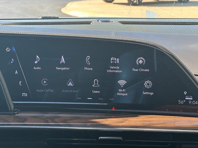 Cadillac Escalade ESV Vehicle Full-screen Gallery Image 11