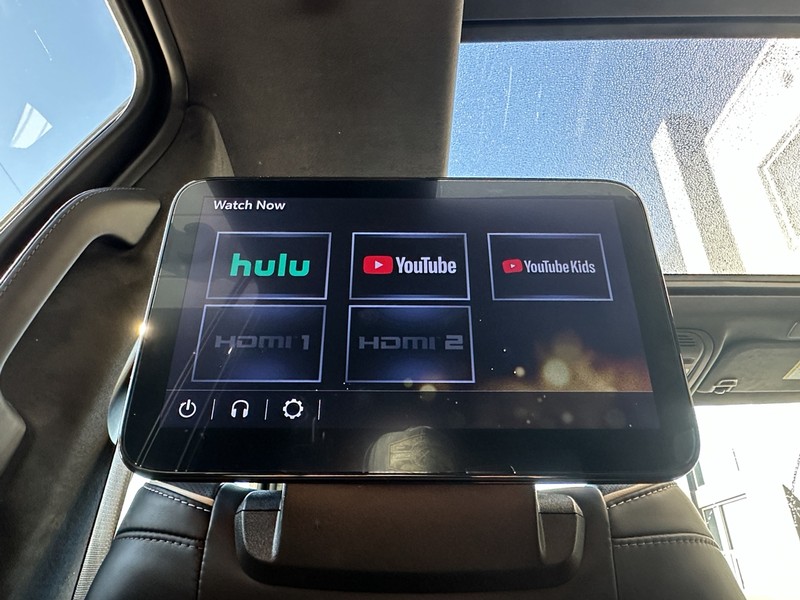 Cadillac Escalade ESV Vehicle Full-screen Gallery Image 27