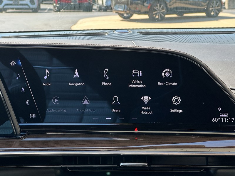 Cadillac Escalade ESV Vehicle Full-screen Gallery Image 11