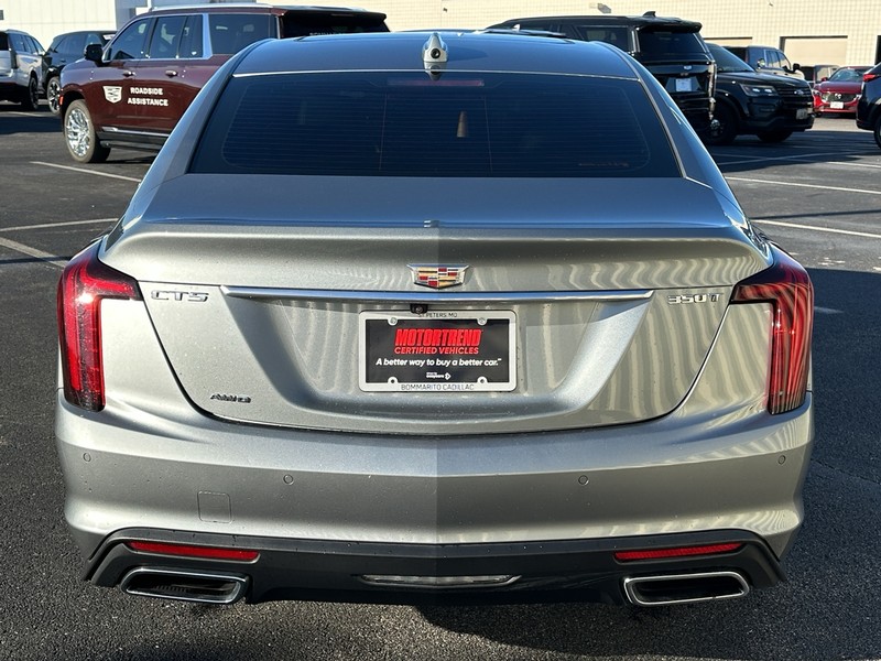 Cadillac CT5 Vehicle Full-screen Gallery Image 06