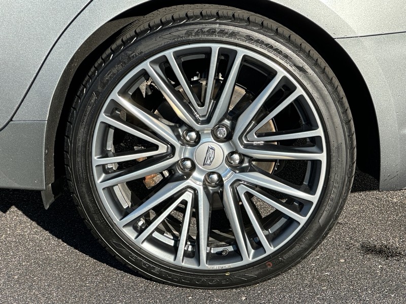 Cadillac CT5 Vehicle Full-screen Gallery Image 09