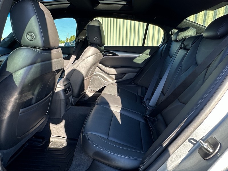 Cadillac CT5 Vehicle Full-screen Gallery Image 10