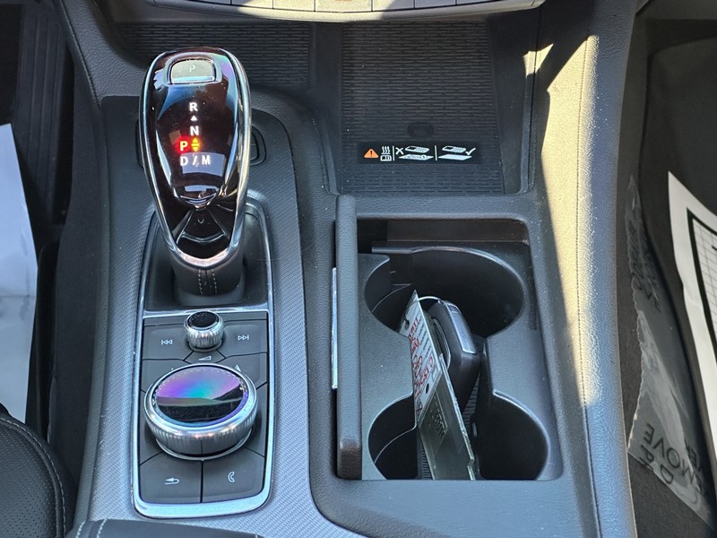 Cadillac CT5 Vehicle Full-screen Gallery Image 16