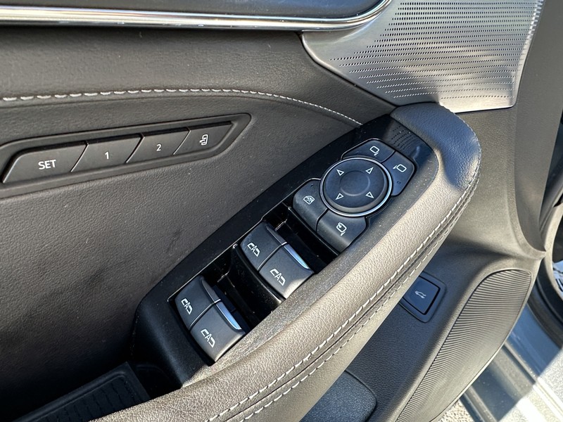 Cadillac CT5 Vehicle Full-screen Gallery Image 22