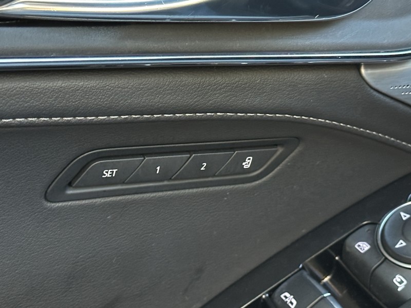 Cadillac CT5 Vehicle Full-screen Gallery Image 27