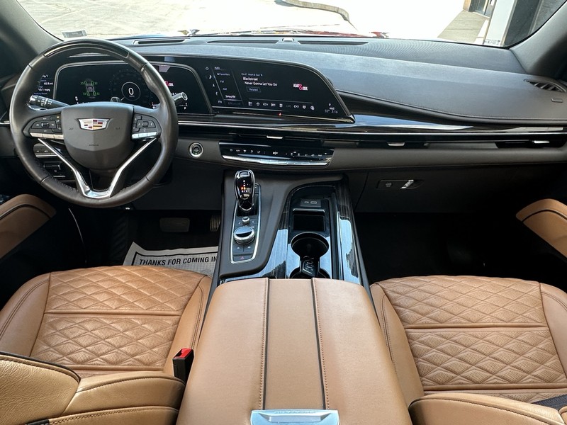 Cadillac Escalade Vehicle Full-screen Gallery Image 09