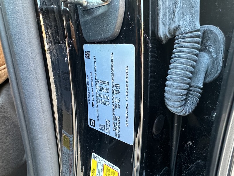 Cadillac Escalade Vehicle Full-screen Gallery Image 20