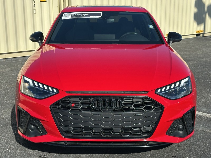 Audi S4 Sedan Vehicle Full-screen Gallery Image 02