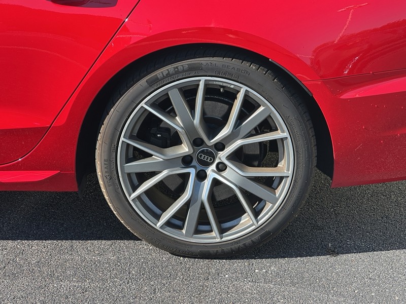 Audi S4 Sedan Vehicle Full-screen Gallery Image 09