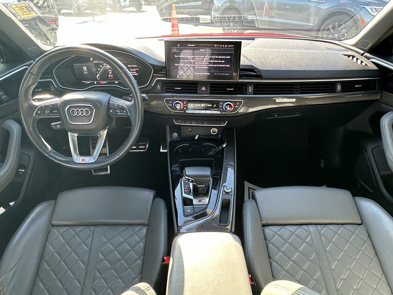 Audi S4 Sedan Vehicle Full-screen Gallery Image 13