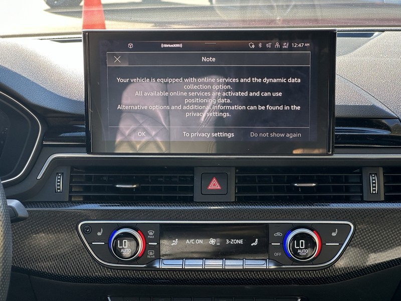 Audi S4 Sedan Vehicle Full-screen Gallery Image 15