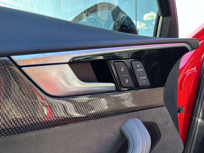 Audi S4 Sedan Vehicle Full-screen Gallery Image 21