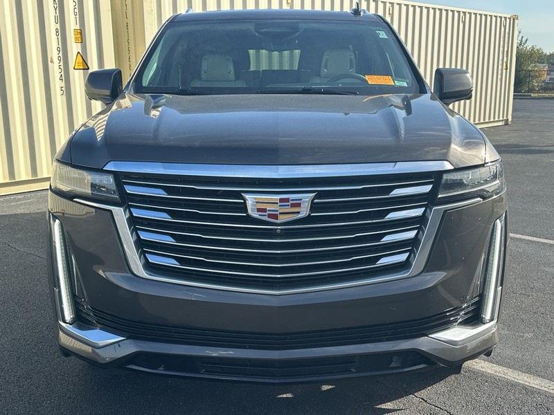 Cadillac Escalade Vehicle Full-screen Gallery Image 02