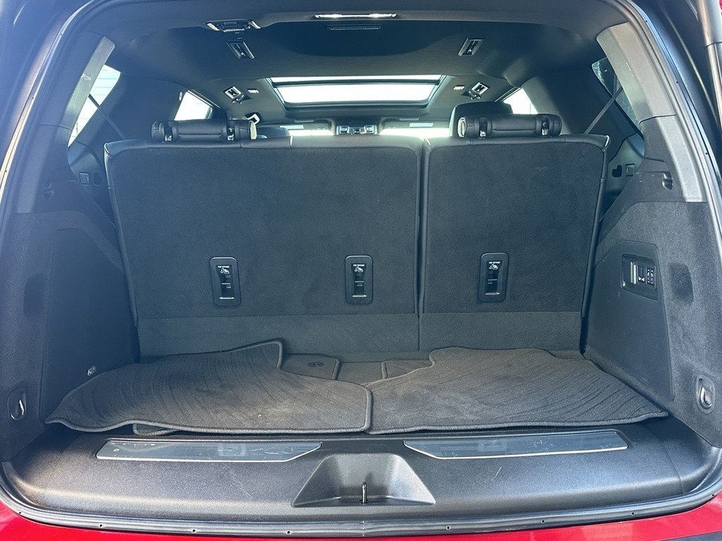 Cadillac Escalade Vehicle Full-screen Gallery Image 04