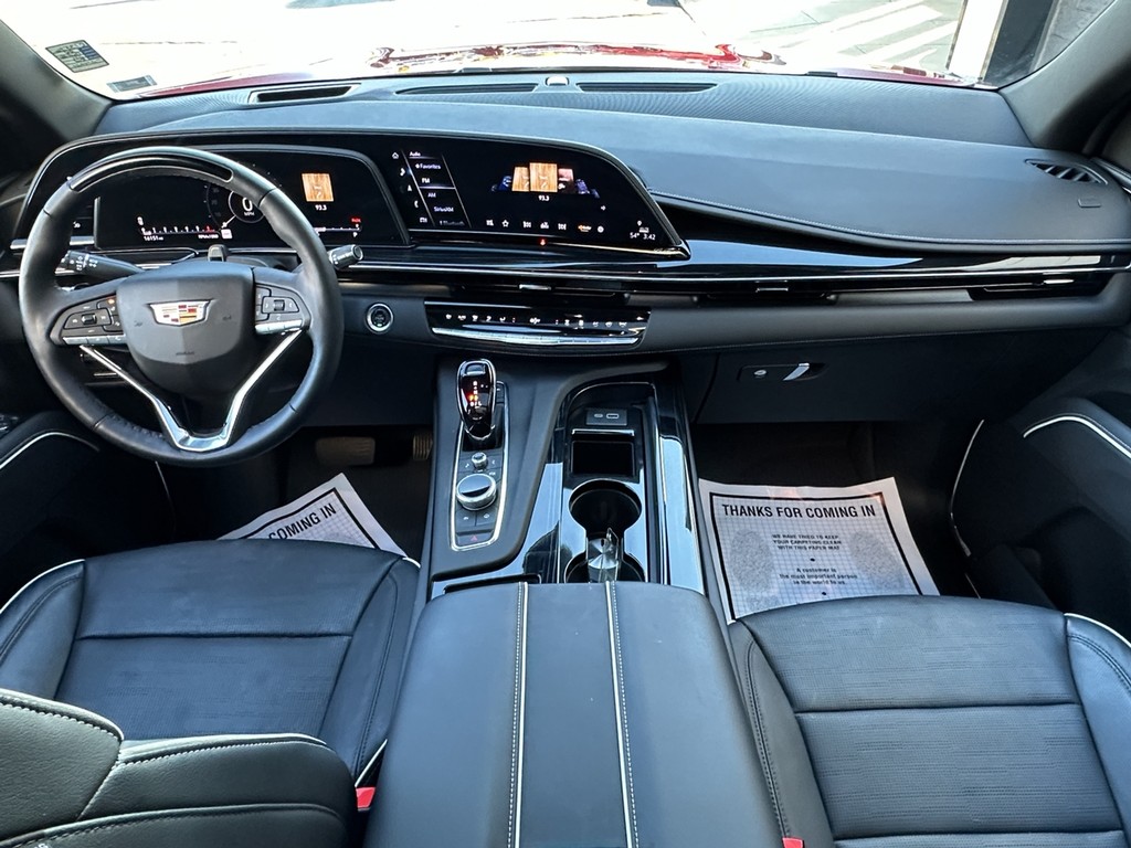 Cadillac Escalade Vehicle Full-screen Gallery Image 09