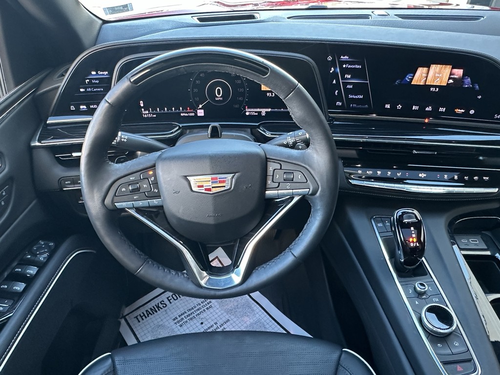 Cadillac Escalade Vehicle Full-screen Gallery Image 10