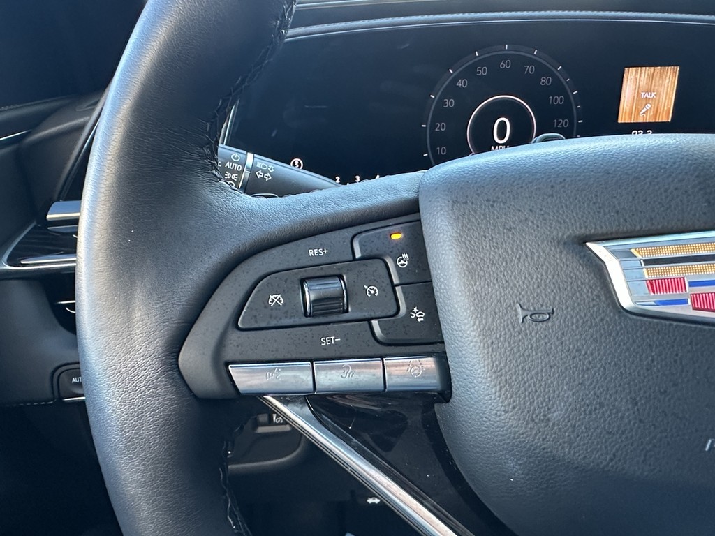 Cadillac Escalade Vehicle Full-screen Gallery Image 21