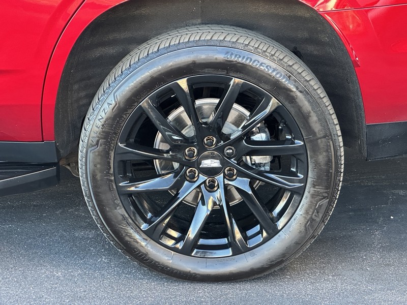 Cadillac Escalade Vehicle Full-screen Gallery Image 05