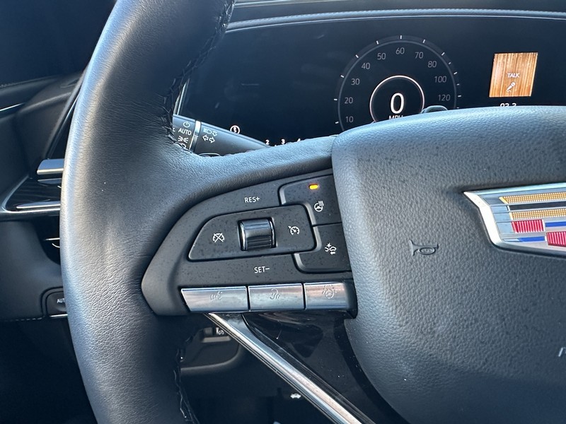 Cadillac Escalade Vehicle Full-screen Gallery Image 21