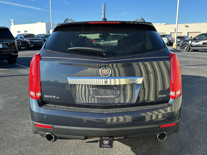 Cadillac SRX Vehicle Full-screen Gallery Image 03