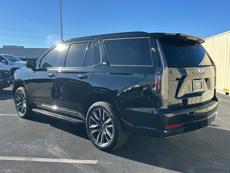 Cadillac Escalade Vehicle Full-screen Gallery Image 08