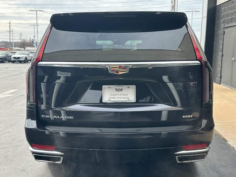 Cadillac Escalade Vehicle Full-screen Gallery Image 03