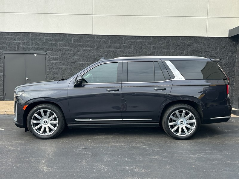 Cadillac Escalade Vehicle Full-screen Gallery Image 05