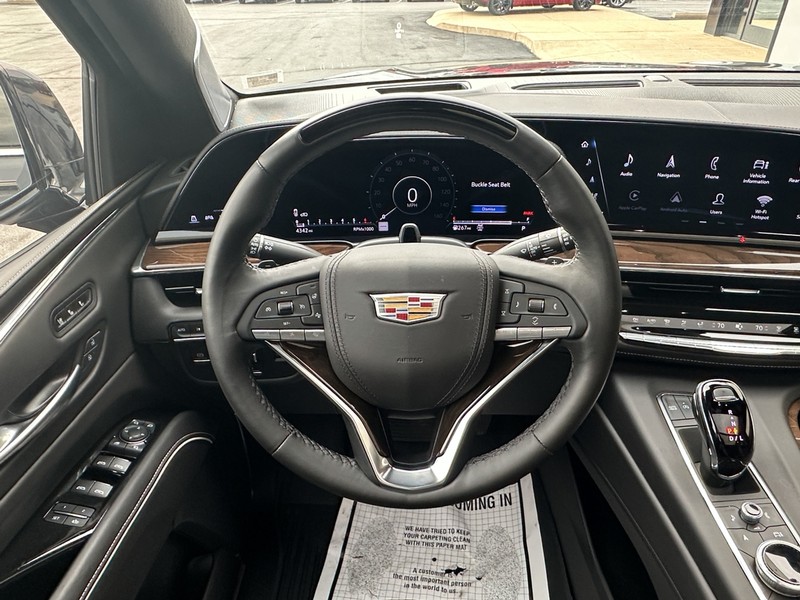 Cadillac Escalade Vehicle Full-screen Gallery Image 11