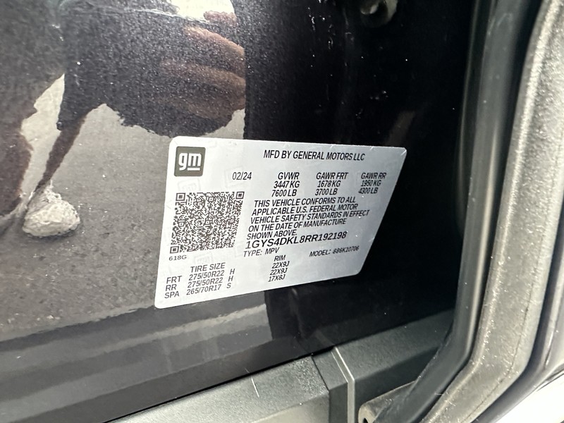 Cadillac Escalade Vehicle Full-screen Gallery Image 21