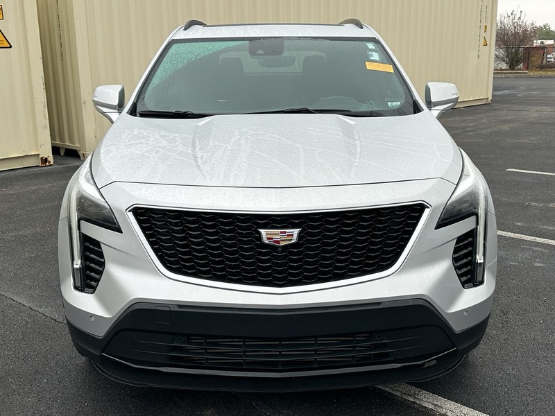 Cadillac XT4 Vehicle Full-screen Gallery Image 02
