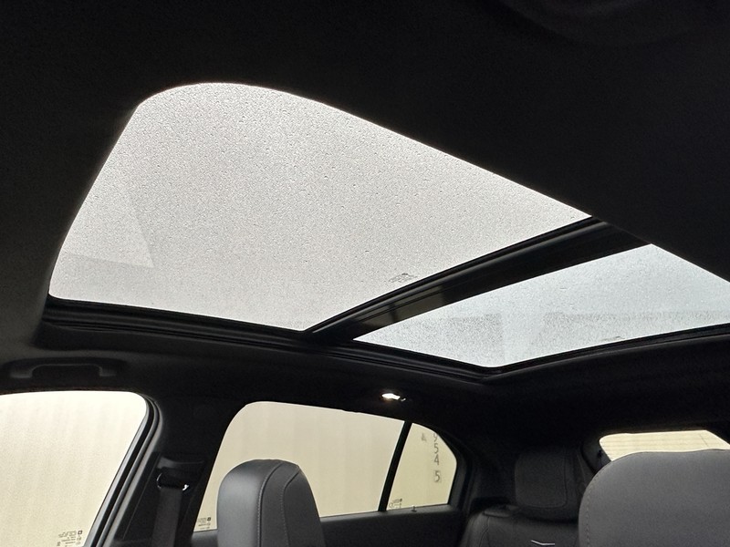 Cadillac XT4 Vehicle Full-screen Gallery Image 04