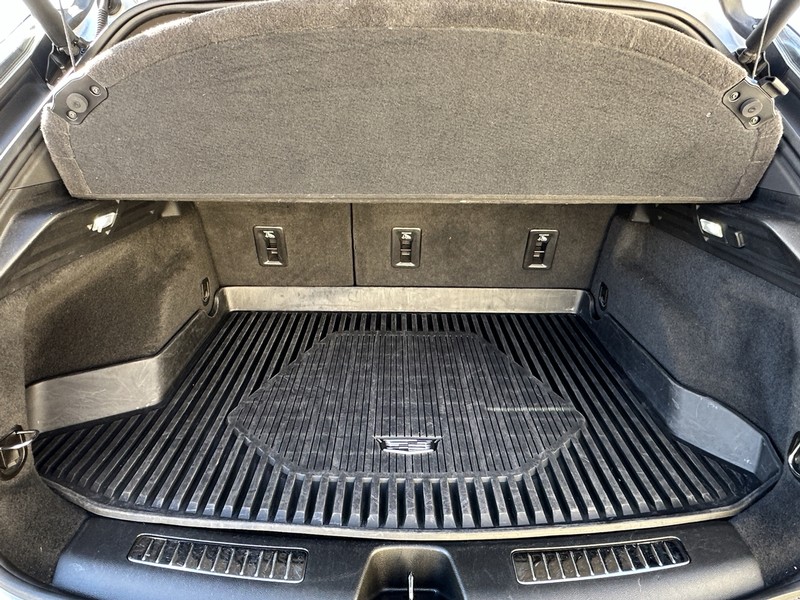 Cadillac XT4 Vehicle Full-screen Gallery Image 12