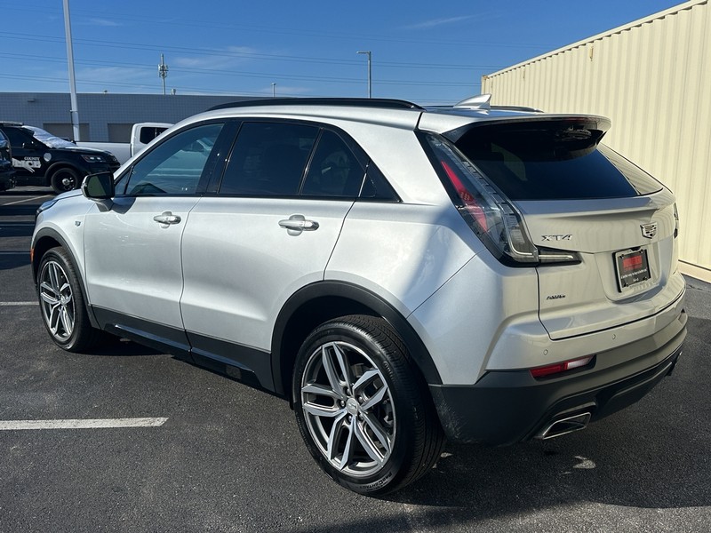 Cadillac XT4 Vehicle Full-screen Gallery Image 13