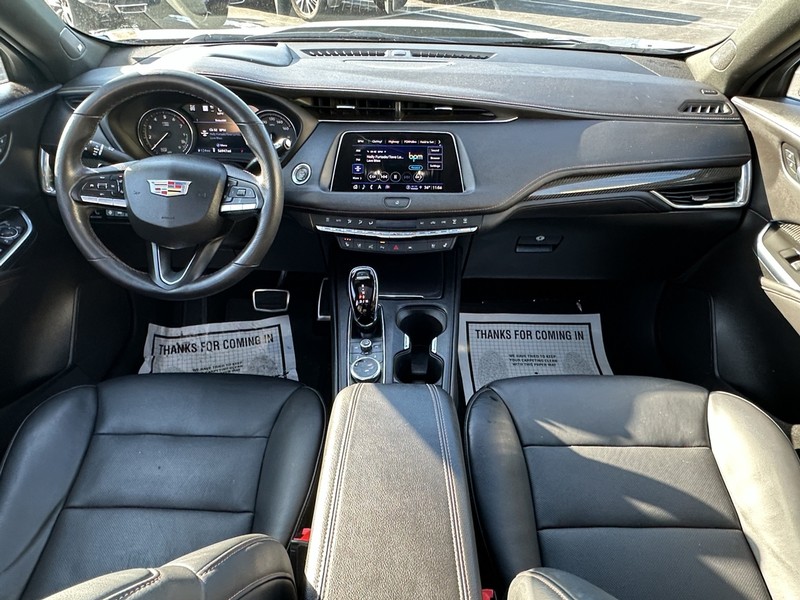 Cadillac XT4 Vehicle Full-screen Gallery Image 18