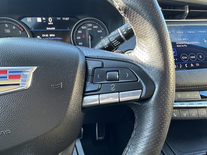 Cadillac XT4 Vehicle Full-screen Gallery Image 30