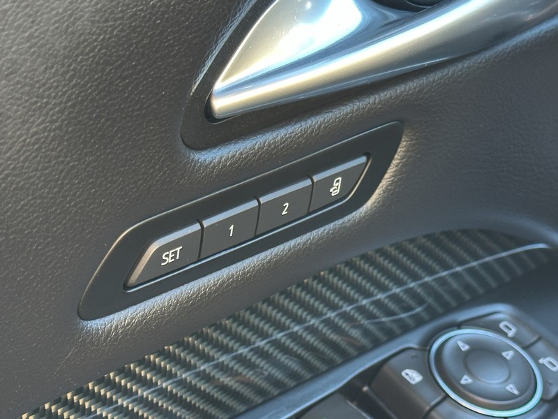 Cadillac XT4 Vehicle Full-screen Gallery Image 32