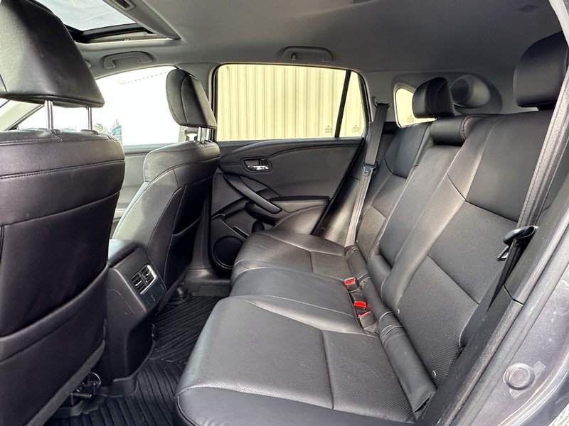 Acura RDX Vehicle Full-screen Gallery Image 10