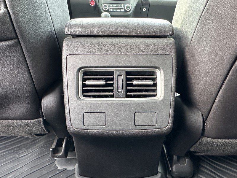 Acura RDX Vehicle Full-screen Gallery Image 11