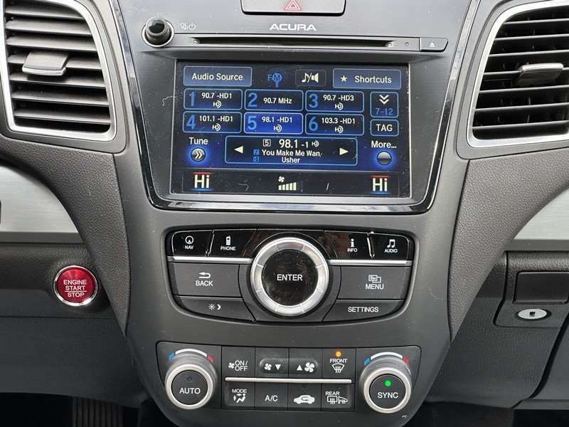 Acura RDX Vehicle Full-screen Gallery Image 15
