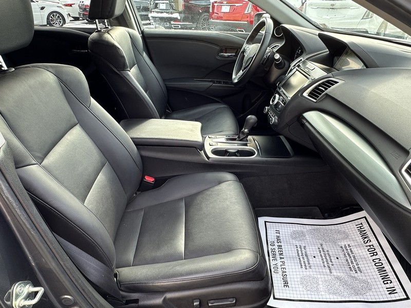 Acura RDX Vehicle Full-screen Gallery Image 18