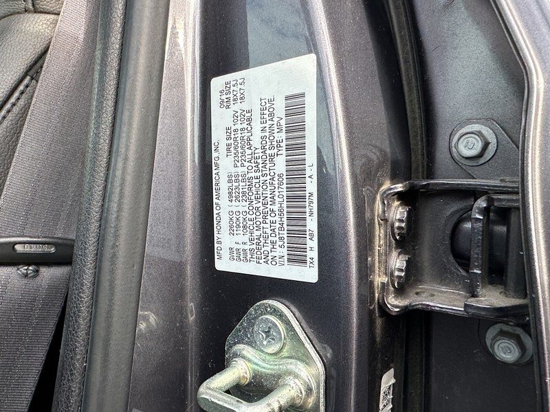 Acura RDX Vehicle Full-screen Gallery Image 23